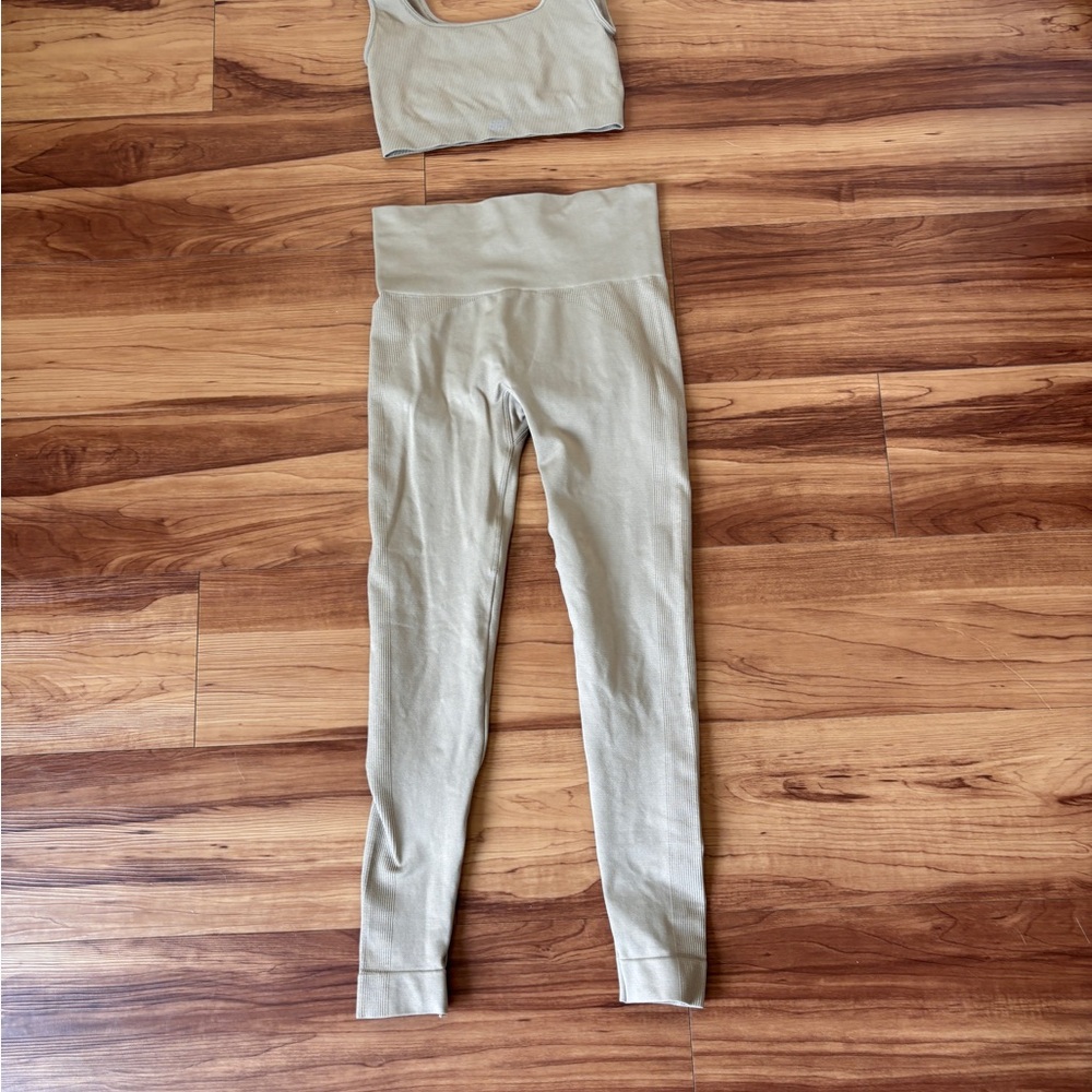 SET Active Seamless High-Waist Leggings and Crop Tank Set - Taupe